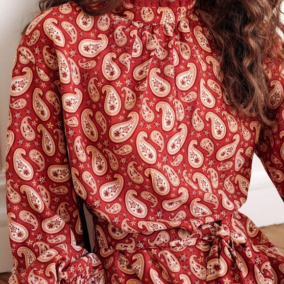 New Frenchy Paisley Print Shirred Cuff Belted Dress - Picture 5 of 8